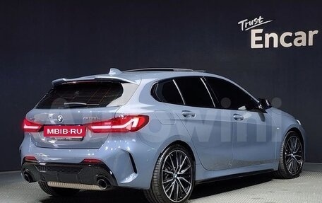 BMW 1 серия, 2021 год, 2 700 000 рублей, 3 фотография