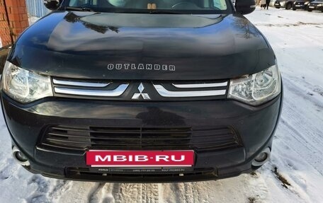 Mitsubishi Outlander III рестайлинг 3, 2013 год, 1 730 000 рублей, 6 фотография