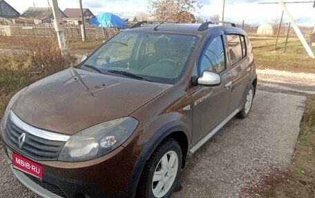 Renault Sandero I, 2013 год, 850 000 рублей, 1 фотография