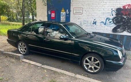 Mercedes-Benz E-Класс, 1997 год, 695 000 рублей, 2 фотография