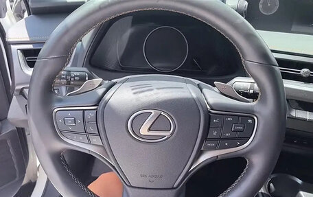 Lexus UX I, 2021 год, 2 775 000 рублей, 15 фотография