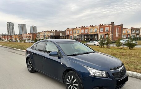 Chevrolet Cruze II, 2011 год, 750 000 рублей, 3 фотография