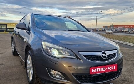 Opel Astra J, 2011 год, 950 000 рублей, 3 фотография