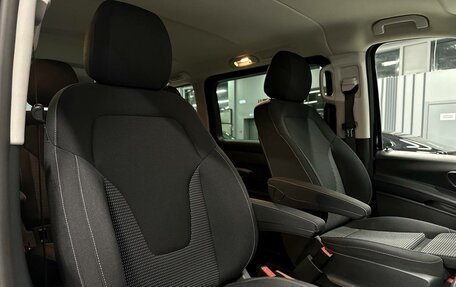 Mercedes-Benz Vito, 2022 год, 7 700 000 рублей, 30 фотография