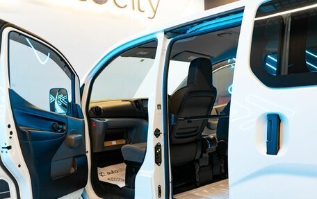 Nissan NV200, 2018 год, 1 800 000 рублей, 3 фотография