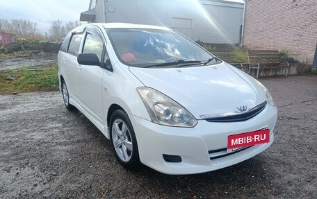 Toyota Wish II, 2003 год, 850 000 рублей, 2 фотография