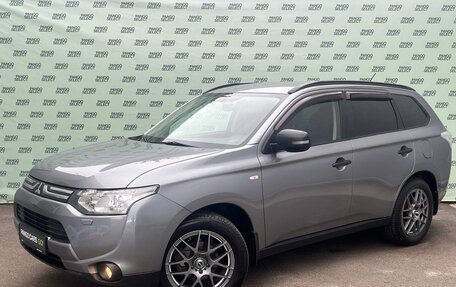 Mitsubishi Outlander III рестайлинг 3, 2013 год, 1 695 000 рублей, 3 фотография