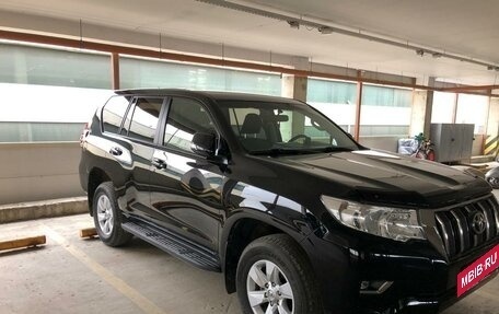 Toyota Land Cruiser Prado 150 рестайлинг 2, 2019 год, 6 200 000 рублей, 7 фотография