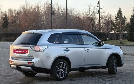 Mitsubishi Outlander III рестайлинг 3, 2014 год, 2 050 000 рублей, 3 фотография