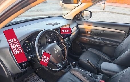 Mitsubishi Outlander III рестайлинг 3, 2014 год, 2 050 000 рублей, 8 фотография