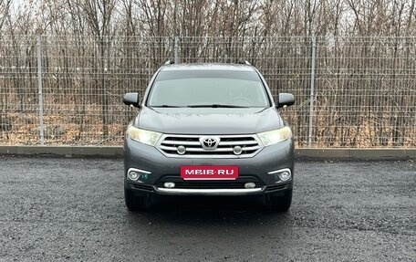 Toyota Highlander III, 2011 год, 2 000 000 рублей, 2 фотография