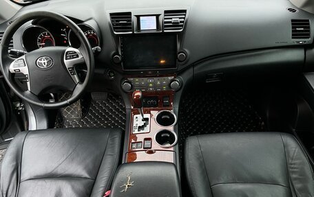 Toyota Highlander III, 2011 год, 2 000 000 рублей, 13 фотография