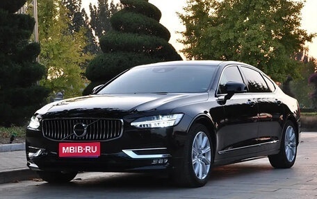 Volvo S90 II рестайлинг, 2020 год, 3 360 000 рублей, 1 фотография