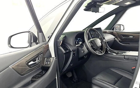 Toyota Alphard, 2023 год, 10 860 222 рублей, 6 фотография