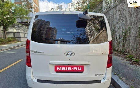 Hyundai Grand Starex Grand Starex I рестайлинг 2, 2021 год, 3 900 000 рублей, 3 фотография