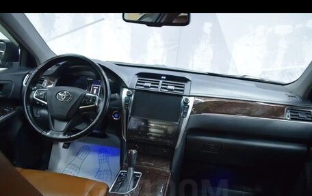 Toyota Camry, 2017 год, 2 700 000 рублей, 3 фотография