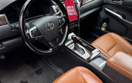 Toyota Camry, 2017 год, 2 700 000 рублей, 5 фотография