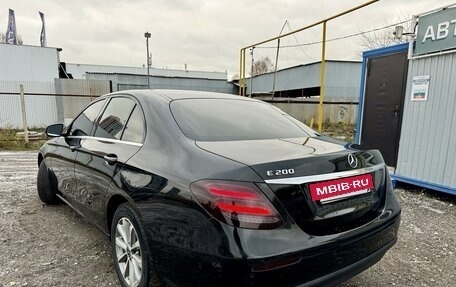 Mercedes-Benz E-Класс, 2019 год, 3 600 000 рублей, 4 фотография