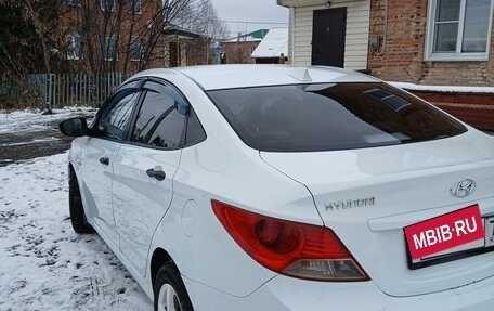 Hyundai Solaris II рестайлинг, 2011 год, 670 000 рублей, 3 фотография