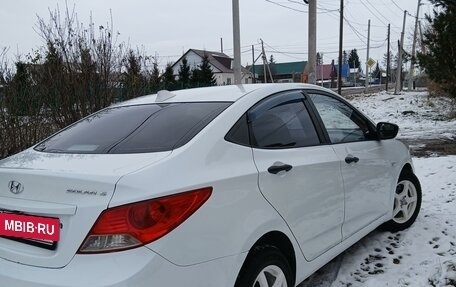 Hyundai Solaris II рестайлинг, 2011 год, 670 000 рублей, 2 фотография