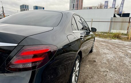 Mercedes-Benz E-Класс, 2019 год, 3 600 000 рублей, 8 фотография