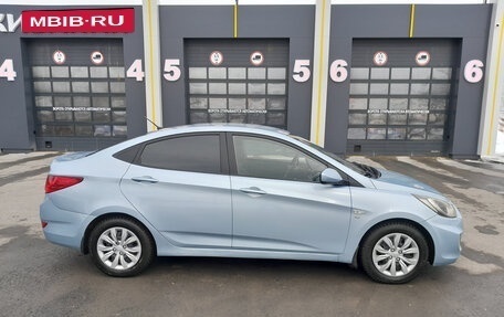 Hyundai Solaris II рестайлинг, 2011 год, 820 000 рублей, 3 фотография