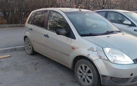 Ford Fiesta, 2004 год, 350 000 рублей, 3 фотография