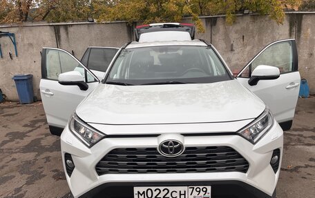 Toyota RAV4, 2020 год, 3 300 000 рублей, 1 фотография