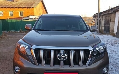 Toyota Land Cruiser Prado 150 рестайлинг 2, 2014 год, 3 670 000 рублей, 3 фотография