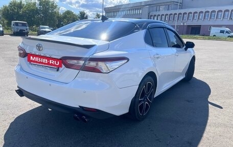 Toyota Camry, 2019 год, 1 895 000 рублей, 3 фотография