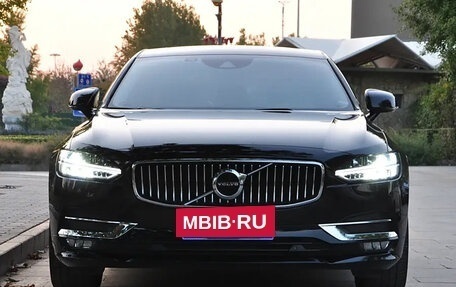 Volvo S90 II рестайлинг, 2020 год, 3 360 000 рублей, 2 фотография