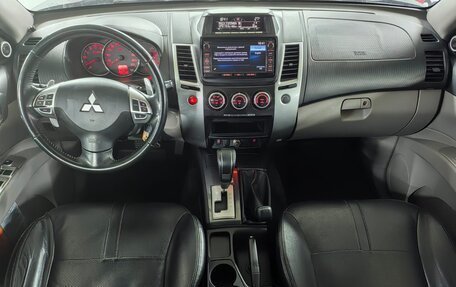 Mitsubishi Pajero Sport II рестайлинг, 2015 год, 1 999 000 рублей, 9 фотография