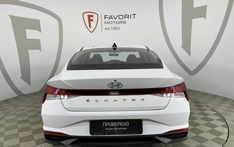 Hyundai Elantra, 2021 год, 2 030 000 рублей, 3 фотография