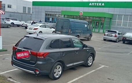 Mitsubishi Outlander III рестайлинг 3, 2015 год, 2 200 000 рублей, 4 фотография