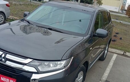 Mitsubishi Outlander III рестайлинг 3, 2015 год, 2 200 000 рублей, 12 фотография