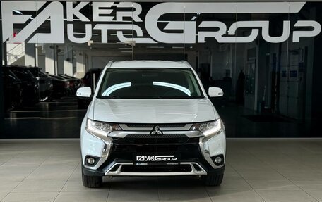 Mitsubishi Outlander III рестайлинг 3, 2019 год, 2 600 000 рублей, 5 фотография