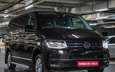 Volkswagen Multivan T6 рестайлинг, 2016 год, 3 699 000 рублей, 3 фотография