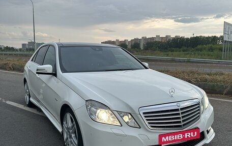 Mercedes-Benz E-Класс, 2011 год, 2 000 000 рублей, 3 фотография