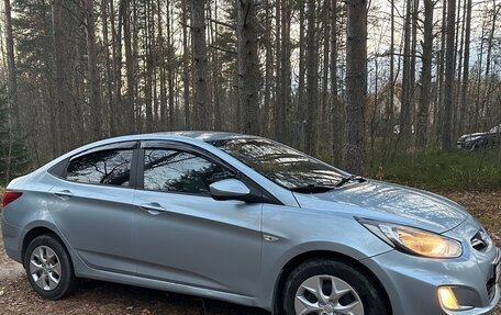 Hyundai Solaris II рестайлинг, 2011 год, 599 000 рублей, 3 фотография