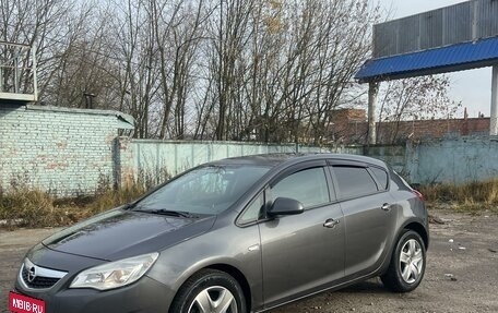 Opel Astra J, 2012 год, 610 000 рублей, 1 фотография