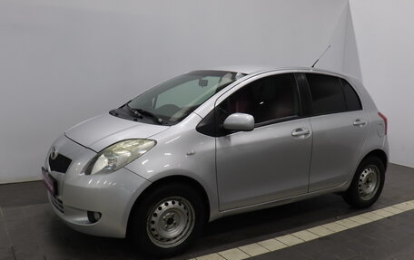 Toyota Yaris III рестайлинг, 2007 год, 581 000 рублей, 3 фотография