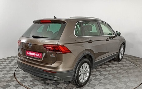 Volkswagen Tiguan II, 2017 год, 2 599 000 рублей, 5 фотография