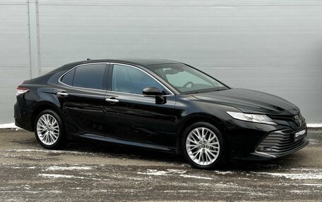 Toyota Camry, 2019 год, 3 085 000 рублей, 1 фотография