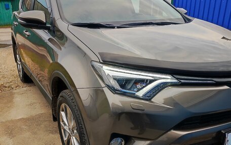 Toyota RAV4, 2017 год, 3 050 000 рублей, 4 фотография