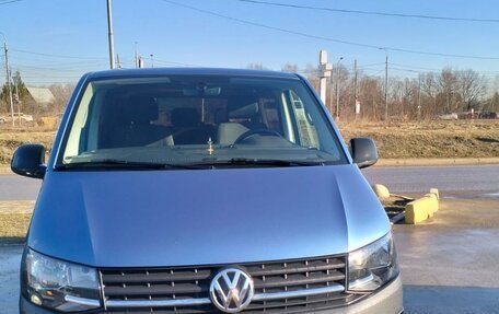 Volkswagen Caravelle T6 рестайлинг, 2015 год, 2 850 000 рублей, 2 фотография