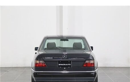 Mercedes-Benz E-Класс, 1993 год, 13 200 000 рублей, 7 фотография