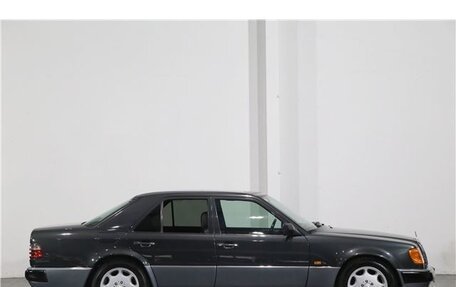 Mercedes-Benz E-Класс, 1993 год, 13 200 000 рублей, 8 фотография