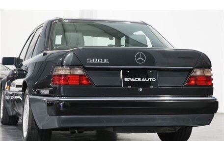 Mercedes-Benz E-Класс, 1993 год, 13 200 000 рублей, 9 фотография