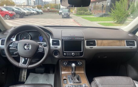 Volkswagen Touareg III, 2016 год, 3 250 000 рублей, 13 фотография