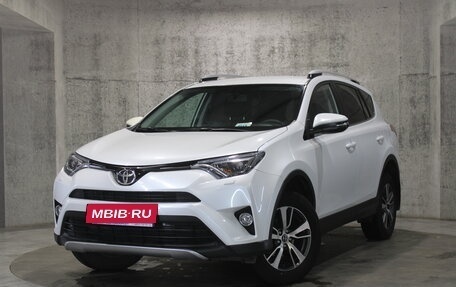 Toyota RAV4, 2018 год, 3 075 000 рублей, 1 фотография